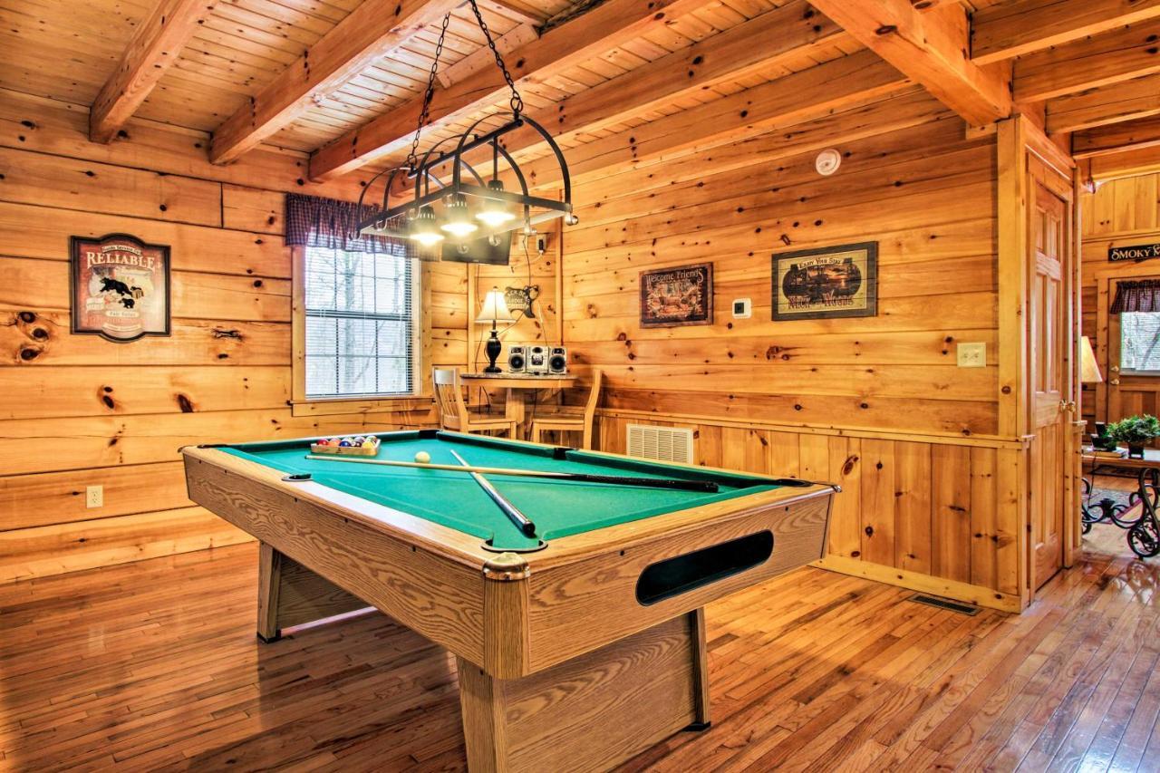 Gatlinburg Mountainside Escape With Deck And Hot Tub! Villa Exterior photo