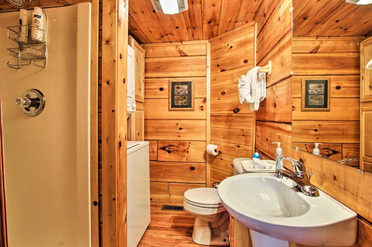 Gatlinburg Mountainside Escape With Deck And Hot Tub! Villa Exterior photo