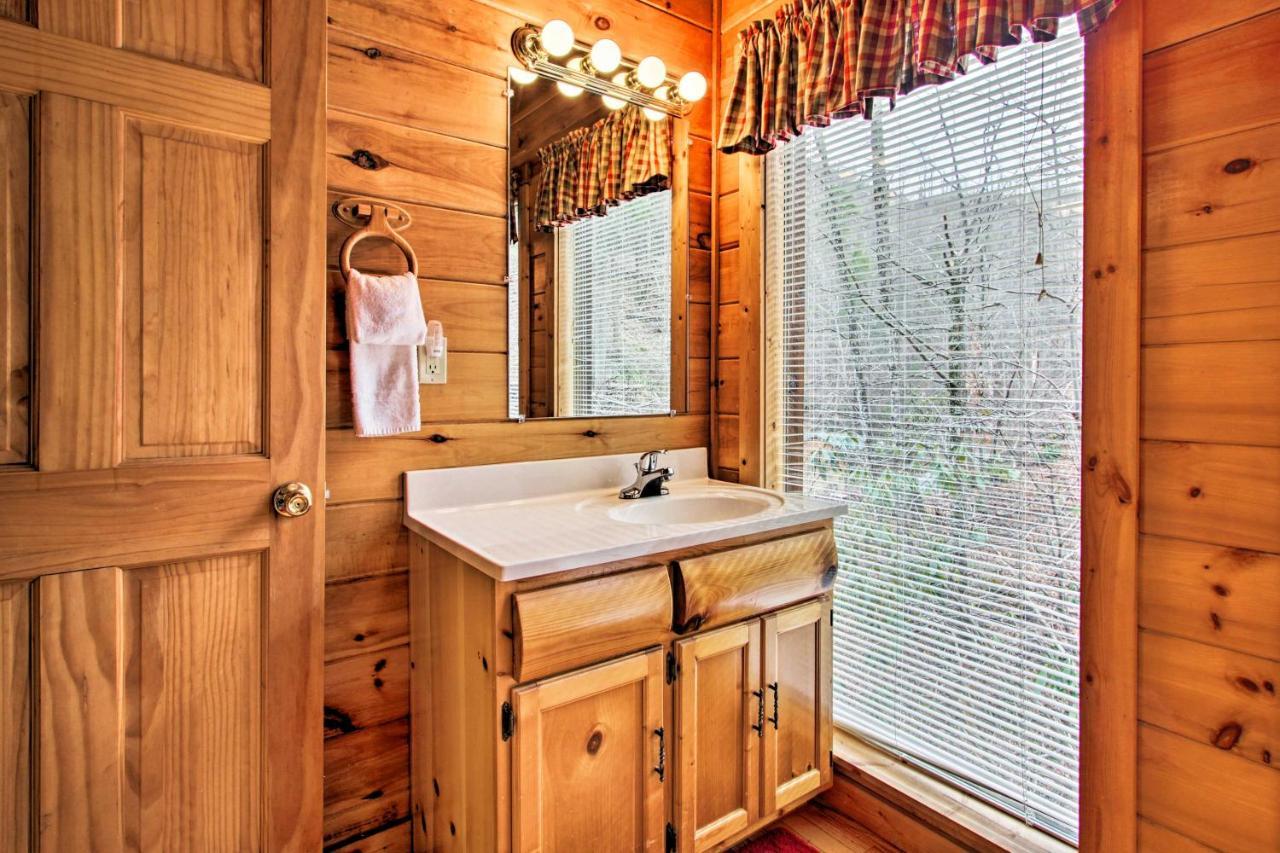 Gatlinburg Mountainside Escape With Deck And Hot Tub! Villa Exterior photo