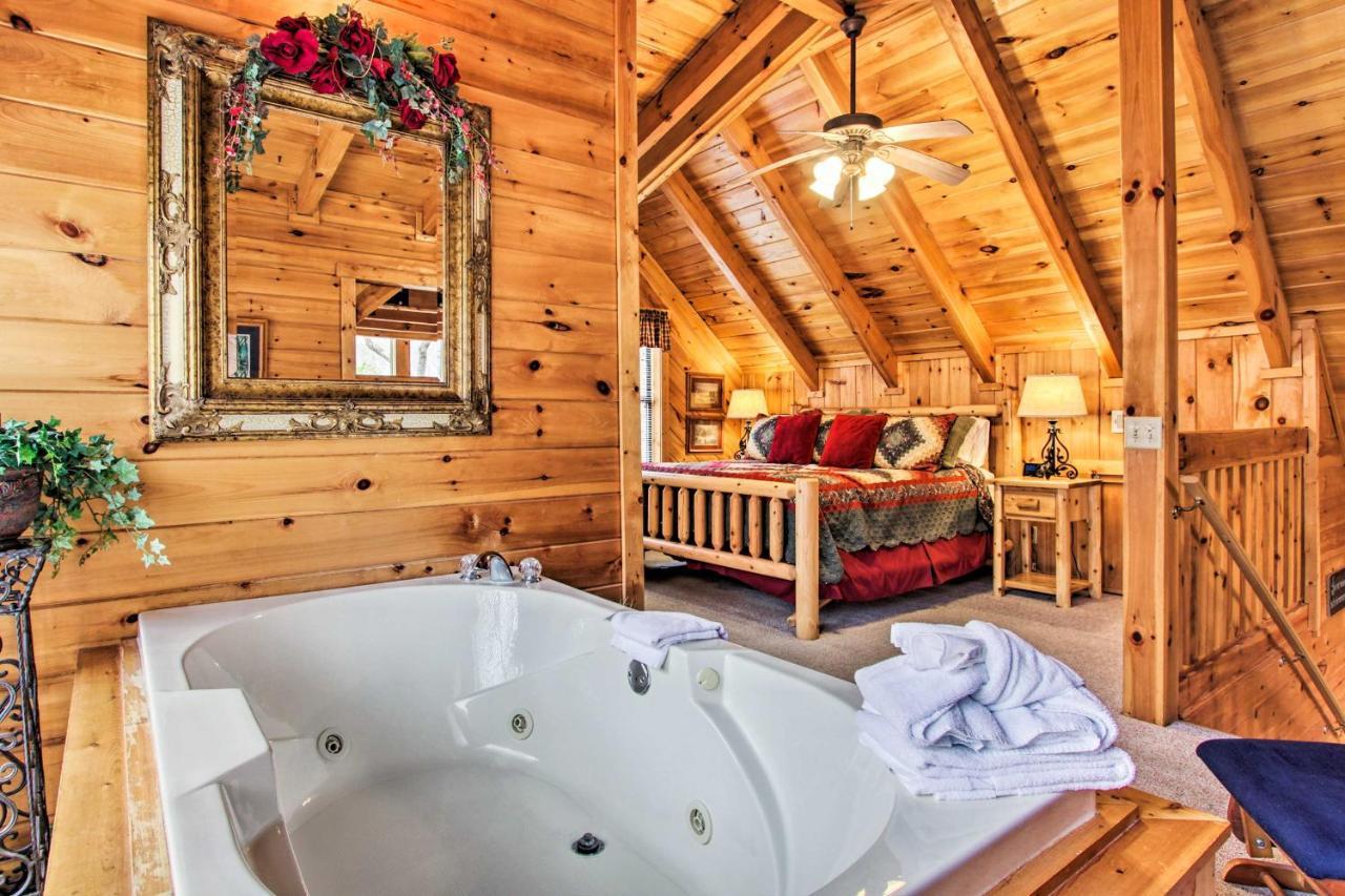 Gatlinburg Mountainside Escape With Deck And Hot Tub! Villa Exterior photo