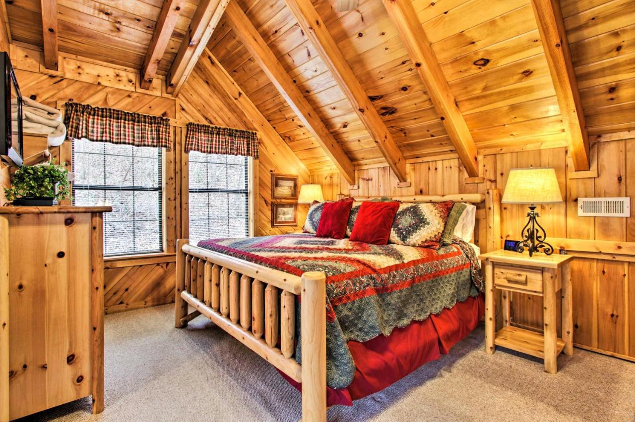 Gatlinburg Mountainside Escape With Deck And Hot Tub! Villa Exterior photo